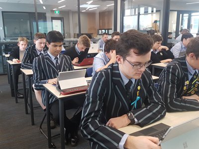 シャーリーボーイズ高校